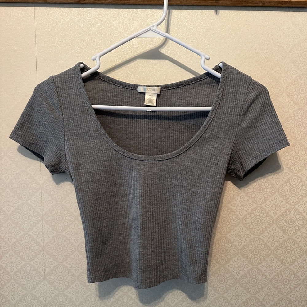 Bozzolo Gray Scoop Neck Ribbed Crop Top